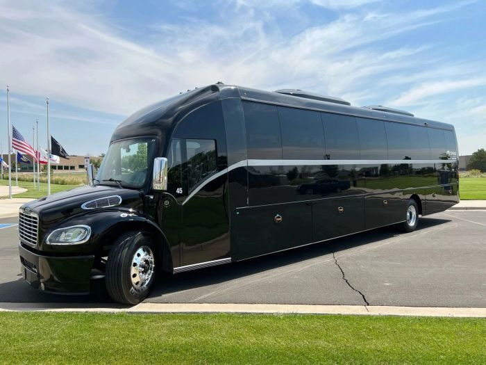 Black coach bus – Cheyenne party bus rental
